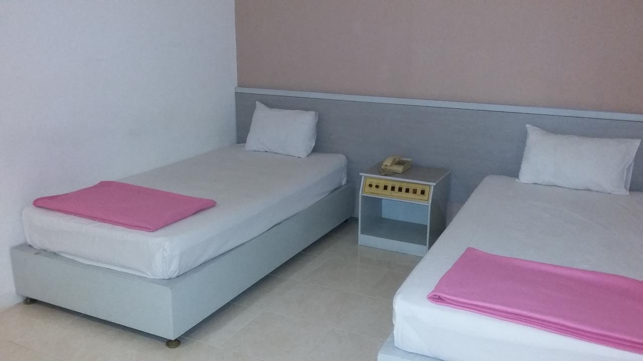 Hotel Kharisma 2*