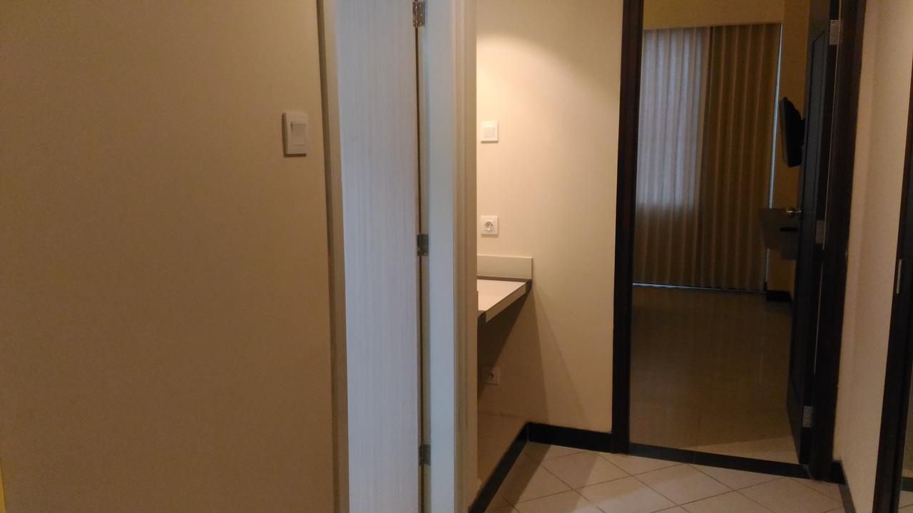 Hotel Kharisma 2*
