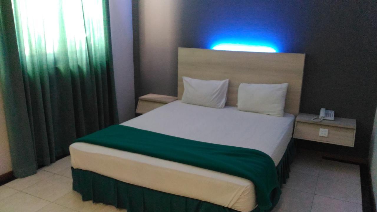 Hotel Kharisma 2*