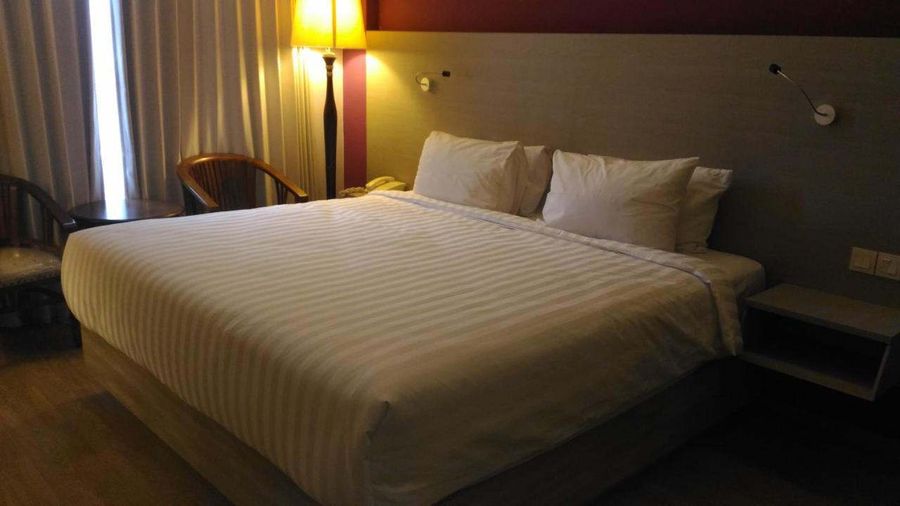 Hotel Kharisma 2*